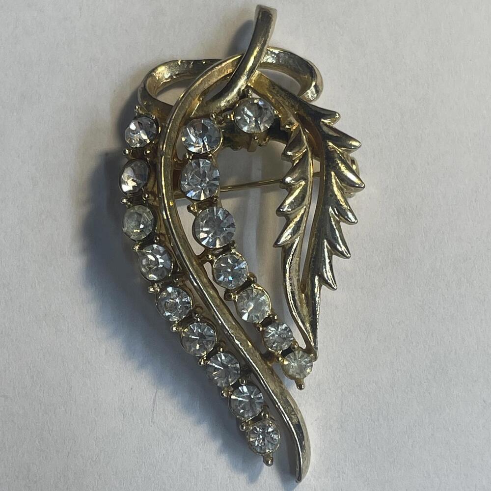 Vintage 60s/70s Coro Signed Rhinestone Goldtone Brooch